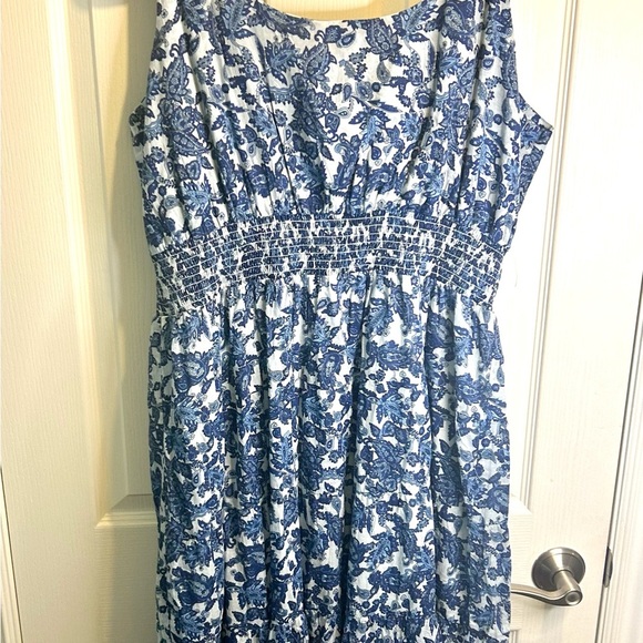 💙NWT Chelsea & Theodore Blue & White Paisley Print Tiered Maxi Dress Size XL🤍 - Picture 7 of 14